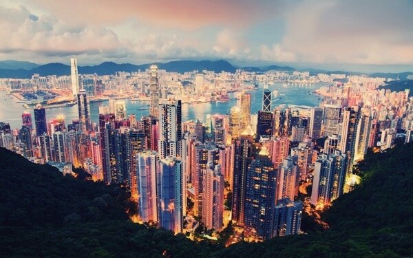 International-metropolis-a-beautiful-night-view-of-Hong-Kong_1920x1200
